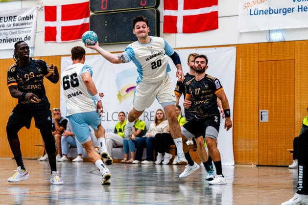07.08.2026, xdobgx, Handball Heide-Cup 2026, VFL Gummersbach - Provence Aix v.l. Ludvig Hallbäck (VfL Gummersbach, 20) beim Wurf, in action, throwing Schneverdingen
