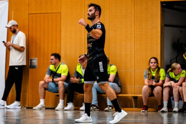 07.08.2026, xdobgx, Handball Heide-Cup 2026, VFL Gummersbach - Provence Aix v.l. Antoine Tissot (PAUC Handball, 17) Jubel, Torjubel, jubelt ueber das Tor, celebrate the goal, celebration Schneverdingen