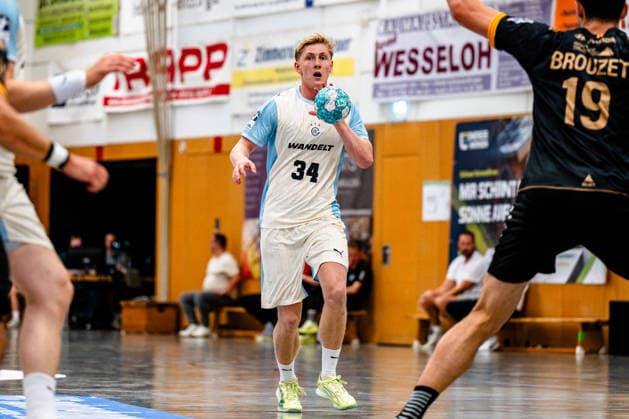 07.08.2026, xdobgx, Handball Heide-Cup 2026, VFL Gummersbach - Provence Aix v.l. Gardar Ingi Sindrason (VfL Gummersbach, 34) am Ball, plays the ball Schneverdingen