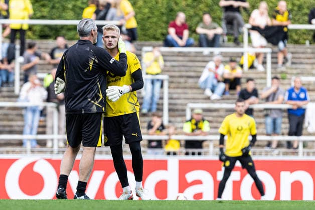 Regionalliga West: Borussia Dortmund II - 1.FC Köln II, 07.08.2026 Aaron Held (Borussia Dortmund U23, 33) beim Aufwärmen. Regionalliga West: Borussia Dortmund II - 1.FC Köln II, Rote Erde, Dortmund; 07.08.2026 DFB regulations prohibit any use of photographs as image sequences and or quasi video. Copyright: xBEAUTIFULxSPORTS Buriakovx