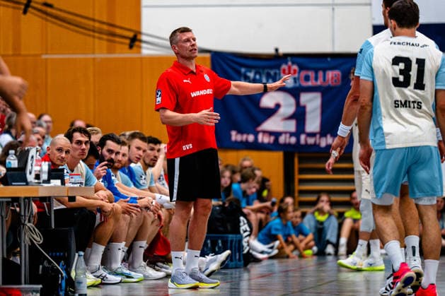 07.08.2026, xdobgx, Handball Heide-Cup 2026, VFL Gummersbach - Provence Aix v.l. GuÃ°jon Valur SigurÃ°sson (VfL Gummersbach, Trainer) gibt Anweisungen, gestikuliert mit den Armen, gesticulate, gives instructions Schneverdingen