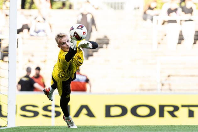 Regionalliga West: Borussia Dortmund II - 1.FC Köln II, 07.08.2026 Aaron Held (Borussia Dortmund U23, 33) beim Aufwärmen. Regionalliga West: Borussia Dortmund II - 1.FC Köln II, Rote Erde, Dortmund; 07.08.2026 DFB regulations prohibit any use of photographs as image sequences and or quasi video. Copyright: xBEAUTIFULxSPORTS Buriakovx