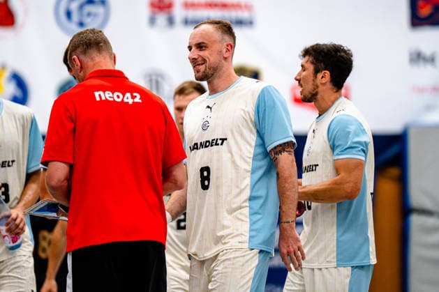 07.08.2026, xdobgx, Handball Heide-Cup 2026, VFL Gummersbach - Provence Aix v.l. Lukas Blohme (VfL Gummersbach, 8) lächelnd, freundlicher Gesichtsausdruck, smiling, friendly expression Schneverdingen