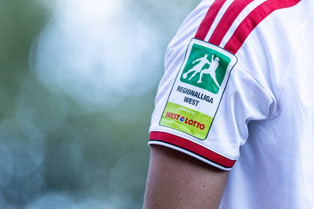 Regionalliga West: Borussia Dortmund II - 1.FC Köln II, 07.08.2026 symbolfoto, Logo der Regionalliga West auf dem weißen Trikot von 1. FC Köln U23. Regionalliga West: Borussia Dortmund II - 1.FC Köln II, Rote Erde, Dortmund; 07.08.2026 DFB regulations prohibit any use of photographs as image sequences and or quasi video. Copyright: xBEAUTIFULxSPORTS Buriakovx