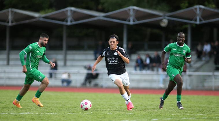 Fußball, Saison 2026 2027, Lotto-Pokal Hamburg, erste Runde: Hamm United FC - ETSV Hamburg. Taiki Iimura (M.) vom ETSV auf dem Weg zum 2:0. Hamm Hamburg