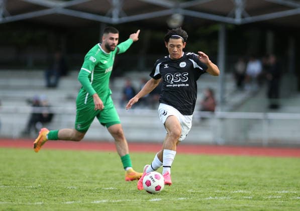Fußball, Saison 2026 2027, Lotto-Pokal Hamburg, erste Runde: Hamm United FC - ETSV Hamburg. Taiki Iimura (r.) vom ETSV auf dem Weg zum 2:0. Hamm Hamburg