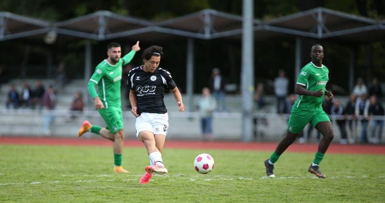 Fußball, Saison 2026 2027, Lotto-Pokal Hamburg, erste Runde: Hamm United FC - ETSV Hamburg. Taiki Iimura (M.) vom ETSV trifft zum 2:0. Hamm Hamburg