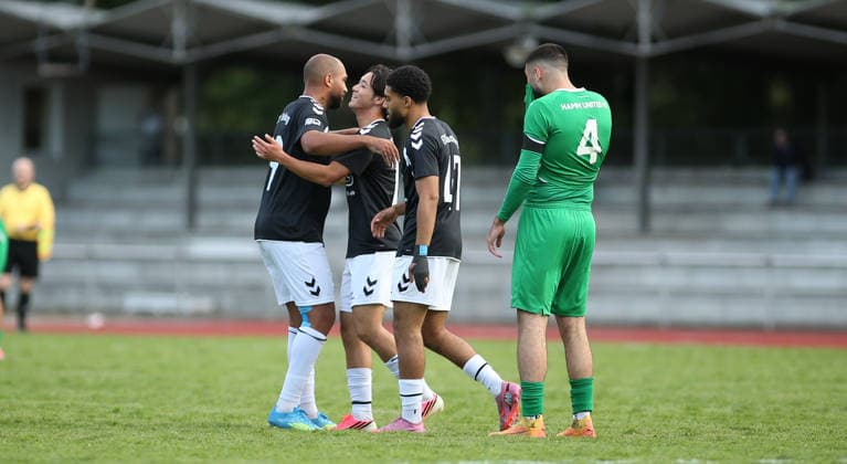 Fußball, Saison 2026 2027, Lotto-Pokal Hamburg, erste Runde: Hamm United FC - ETSV Hamburg. Jubel beim ETSV nach dem Tor von Taiki Iimura (2.v.l.) zum 2:0. Hamm Hamburg