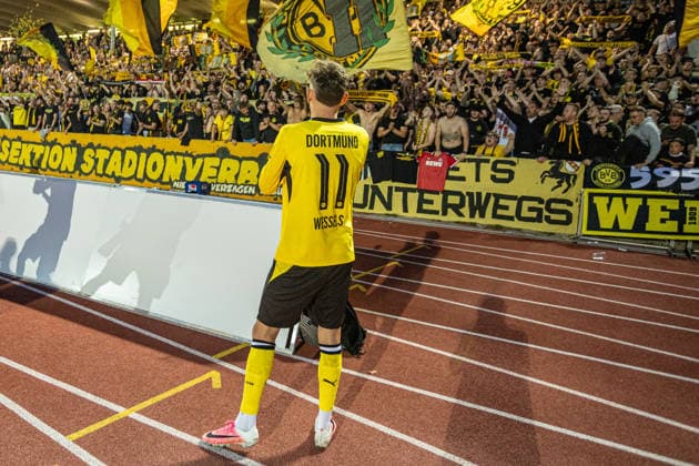 Regionalliga West: Borussia Dortmund II - 1.FC Köln II, 07.08.2026 Arne Wessels (Borussia Dortmund U23, 11) bedankt sich bei den Fans. Regionalliga West: Borussia Dortmund II - 1.FC Köln II, Rote Erde, Dortmund; 07.08.2026 DFB regulations prohibit any use of photographs as image sequences and or quasi video. Copyright: xBEAUTIFULxSPORTS Buriakovx