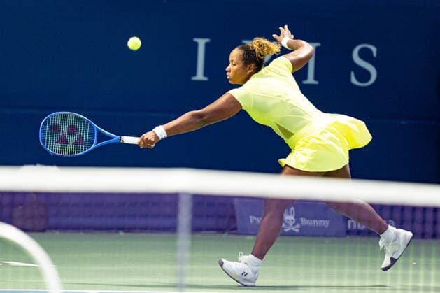 TORONTO, ON - AUGUST 07: Taylor Townsend of the United States returns a shot during her match at the WTA, Tennis Damen National Bank Open tournament on August 7, 2026 at Sobeys Stadium in Toronto, ON, Canada (Photo by Julian Avram Icon Sportswire) TENNIS: AUG 07 National Bank Open EDITORIAL USE ONLY Icon2608071464