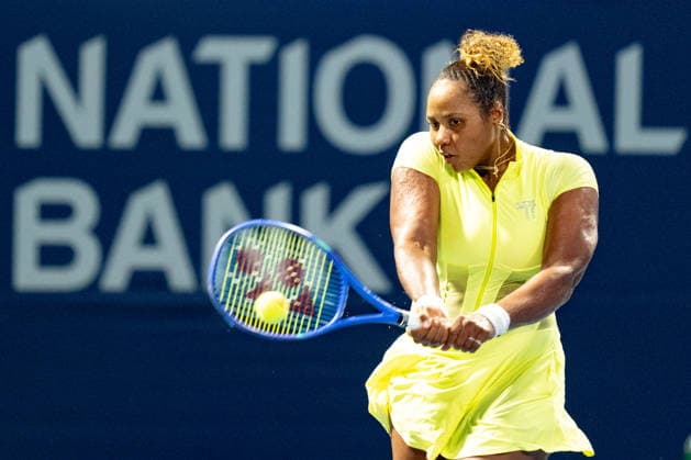 TORONTO, ON - AUGUST 07: Taylor Townsend of the United States returns a shot during her match at the WTA, Tennis Damen National Bank Open tournament on August 7, 2026 at Sobeys Stadium in Toronto, ON, Canada (Photo by Julian Avram Icon Sportswire) TENNIS: AUG 07 National Bank Open EDITORIAL USE ONLY Icon2608071469