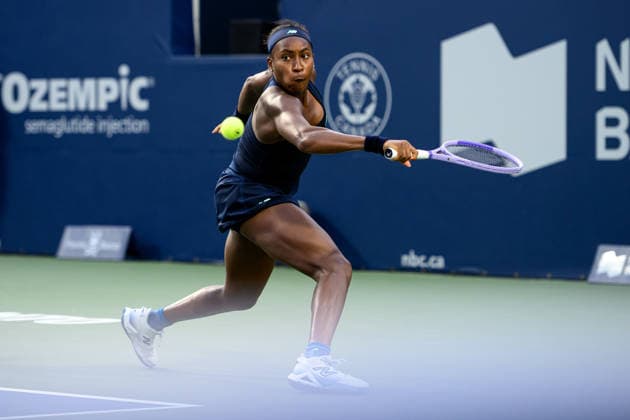 August 7, 2026, Toronto, Ontario, Canada: COCO GAUFF of the United States returns the ball during her third-round match against Maria Sakkari of Greece at the National Bank Open, part of the Hologic WTA, Tennis Damen Tour, at Sobeys Stadium. Gauff defeated Sakkari 6-1, 6-4 to advance to the fourth round. Toronto Canada - ZUMAr228 20260807_znp_r228_039 Copyright: xVasiliyxRyabykhx
