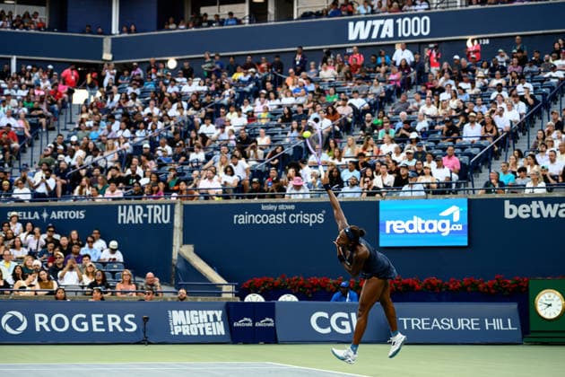 August 7, 2026, Toronto, Ontario, Canada: COCO GAUFF of the United States returns the ball during her third-round match against Maria Sakkari of Greece at the National Bank Open, part of the Hologic WTA, Tennis Damen Tour, at Sobeys Stadium. Gauff defeated Sakkari 6-1, 6-4 to advance to the fourth round. Toronto Canada - ZUMAr228 20260807_znp_r228_043 Copyright: xVasiliyxRyabykhx