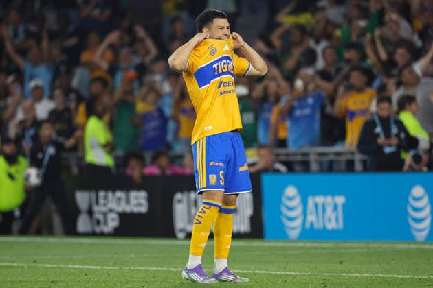 August 7, 2026, St. Paul, Minnesota, United States: Tigres UANL midfielder CESAR ARAUJO (5) reacts to missing a penalty shot. Minnesota United hosted Tigres UANL August 7th. The teams faced off at Allianz Field in St. Paul, Minnesota. Tigres UANL was victorious in a penalty shootout. St. Paul United States - ZUMAt166 20260807_zsp_t166_035 Copyright: xMichaelxTurnerx