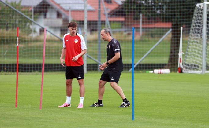 07.08.26 VfB Stuttgart Trainingslager Grassau Chiemsee 2026 Deutschland, Grassau, 07.08.2026, Fussball, Bundesliga, Saison 2026 2027, VfB Stuttgart, Trainingslager Grassau Chiemsee 2026: Leo Sauer.