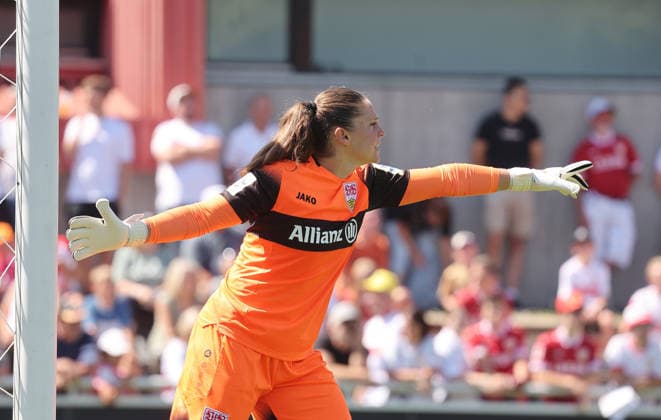 Stuttgart , VfB Stuttgart Saisoneröffnung VfB Stuttgart Frauen vs. TSG 1899 Hoffenheim Frauen , Laura Giuliani ( VfB )
