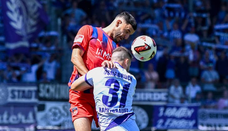 08.08.2026, xemx, Fussball 2.Bundesliga, 1.FC Heidenheim - VfL Osnabrück v.l. Oualid Mhamdi (1.FC Heidenheim), Patrick Kammerbauer (VfL Osnabrück) Zweikampf, Aktion, action, battle for the ball (DFL DFB REGULATIONS PROHIBIT ANY USE OF PHOTOGRAPHS as IMAGE SEQUENCES and or QUASI-VIDEO) Heidenheim