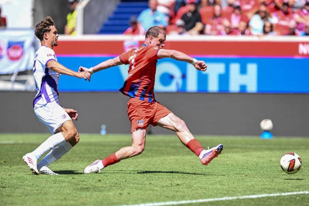 Budu Siwsiwadse (1. FC Heidenheim 1846) Torschuss zum 1:0 waehrend des spiels der 2. Bundesliga zwischen 1. FC Heidenheim und VfL Osnabrueck, Voith-Arena am 08. August 2026 in Heidenheim an der Brenz, Deutschland. (Foto von Harry Langer DeFodi Images) +++ Budu Siwsiwadse (1. FC Heidenheim 1846) scores his team s first goal during the 2nd Bundesliga match between 1. FC Heidenheim and VfL Osnabrueck at Voith-Arena on August 8, 2026 in Heidenheim an der Brenz, Germany. (Photo by Harry Langer DeFodi Images) DFB DFL REGULATIONS PROHIBIT ANY USE OF PHOTOGRAPHS AS IMAGE SEQUENCES AND OR QUASI-VIDEO. (Photo by Harry Langer DeFodi Images) DFB DFL REGULATIONS PROHIBIT ANY USE OF PHOTOGRAPHS AS IMAGE SEQUENCES AND OR QUASI-VIDEO. -