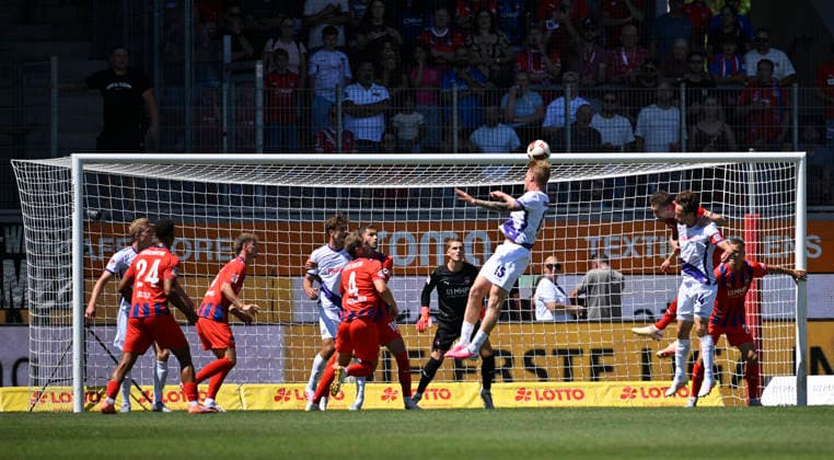 Strafraumszene, Torraumszene Torschuss Aktion Torchance Bjarke Jacobsen VfL Osnabrueck (15) 1. FC Heidenheim 1846 FCH vs VfL Osnabrueck 08.08.2026 DFL REGULATIONS PROHIBIT ANY USE OF PHOTOGRAPHS AS IMAGE SEQUENCES AND OR QUASI-VIDEO 1. FC Heidenheim 1846 FCH vs VfL Osnabrueck