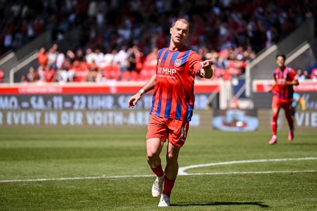 Budu Siwsiwadse (1. FC Heidenheim 1846) gestikuliert, gestik waehrend des spiels der 2. Bundesliga zwischen 1. FC Heidenheim und VfL Osnabrueck, Voith-Arena am 08. August 2026 in Heidenheim an der Brenz, Deutschland. (Foto von Harry Langer DeFodi Images) +++ Budu Siwsiwadse (1. FC Heidenheim 1846) gestures during the 2nd Bundesliga match between 1. FC Heidenheim and VfL Osnabrueck at Voith-Arena on August 8, 2026 in Heidenheim an der Brenz, Germany. (Photo by Harry Langer DeFodi Images) DFB DFL REGULATIONS PROHIBIT ANY USE OF PHOTOGRAPHS AS IMAGE SEQUENCES AND OR QUASI-VIDEO. (Photo by Harry Langer DeFodi Images) DFB DFL REGULATIONS PROHIBIT ANY USE OF PHOTOGRAPHS AS IMAGE SEQUENCES AND OR QUASI-VIDEO. -