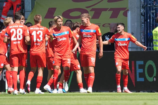 celebrate the goal, Torjubel zum 0:1 Guillermo Balzi (Holstein Kiel) - 08.08.2026 2. Bundesliga, Saison 26 27: SV Darmstadt 98 vs. Holstein Kiel, Stadion am Boellenfalltor, 1. Spieltag, emonline, emspor,