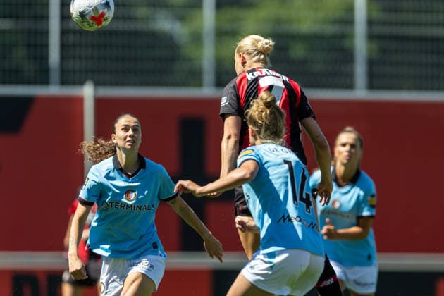 Cornelia Kramer (Bayer 04 Leverkusen) Erzielt das Tor zum 1:0 waehrend des Freundschaftsspiels zwischen Bayer 04 Leverkusen Frauen und Feyenoord Rotterdam Frauen, Ulrich-Haberland-Stadion am 08. August 2026 in Leverkusen, Deutschland. (Foto von Mario Hommes DeFodi Images) +++ Cornelia Kramer (Bayer 04 Leverkusen) scores his team s first goal during the Pre-Season Friendly match between Bayer 04 Leverkusen Women and Feyenoord Rotterdam Women at Ulrich-Haberland-Stadion on August 8, 2026 in Leverkusen, Germany. (Photo by Mario Hommes DeFodi Images) -