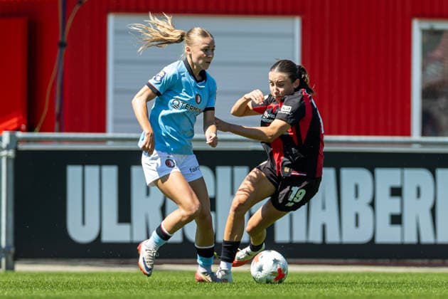 Noelle van der Sluijs (Feyenoord Rotterdam) und Loren Bender (Bayer 04 Leverkusen) im Zweikampf waehrend des Freundschaftsspiels zwischen Bayer 04 Leverkusen Frauen und Feyenoord Rotterdam Frauen, Ulrich-Haberland-Stadion am 08. August 2026 in Leverkusen, Deutschland. (Foto von Mario Hommes DeFodi Images) +++ Noelle van der Sluijs (Feyenoord Rotterdam) und Loren Bender (Bayer 04 Leverkusen) battle for the ball during the Pre-Season Friendly match between Bayer 04 Leverkusen Women and Feyenoord Rotterdam Women at Ulrich-Haberland-Stadion on August 8, 2026 in Leverkusen, Germany. (Photo by Mario Hommes DeFodi Images) -