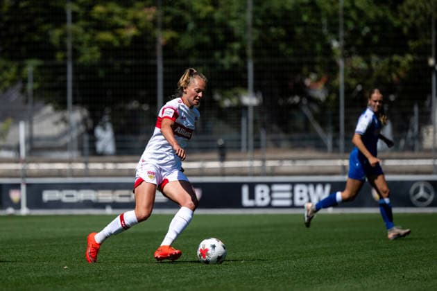08.08.2026, GER, Fussball, Frauen, Testspiel, Saison 2026 2027, VfB Stuttgart vs TSG 1899 Hoffenheim Maximiliane Rall ( VfB Stuttgart, 08 ) am Ball, Stuttgart Robert-Schlienz-Stadion Baden-Württemberg Deutschland Copyright: xNordphoto Memmlerx