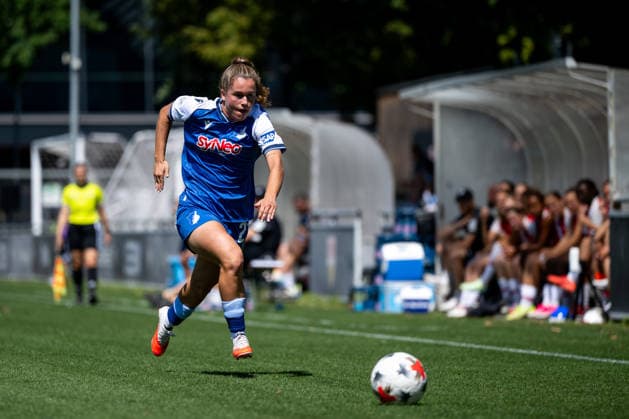 08.08.2026, GER, Fussball, Frauen, Testspiel, Saison 2026 2027, VfB Stuttgart vs TSG 1899 Hoffenheim Laia Martret Jimenez ( Hoffenheim, 21 ) am Ball, Stuttgart Robert-Schlienz-Stadion Baden-Württemberg Deutschland Copyright: xNordphoto Memmlerx
