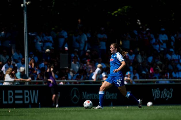 08.08.2026, GER, Fussball, Frauen, Testspiel, Saison 2026 2027, VfB Stuttgart vs TSG 1899 Hoffenheim Jonna van de Velde ( Hoffenheim, 25 ) am Ball, Stuttgart Robert-Schlienz-Stadion Baden-Württemberg Deutschland Copyright: xNordphoto Memmlerx