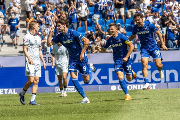 08.08.2026, xdaymx, Fussball 2.Bundesliga, Karlsruher SC - Arminia Bielefeld. Torjubel vom Torschützen Broschinski, Moritz zum 1:0 Führungstreffer. (DFL DFB REGULATIONS PROHIBIT ANY USE OF PHOTOGRAPHS as IMAGE SEQUENCES and or QUASI-VIDEO) Karlsruhe