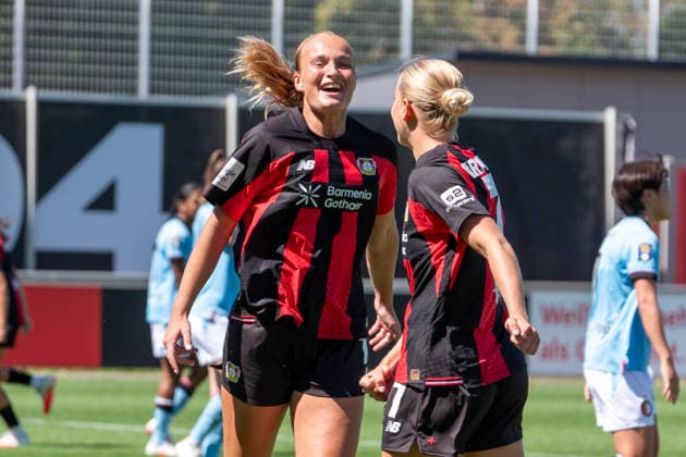 Deutschland: Freundschaftsspiel-Vorbereitung 2026 2027 Feyenoord Rotterdam - Ulrich-Haberland-Stadion (Leverkusen): Tor und Torjubel zum 1:0 durch Cornelia Kramer (Bayer 04 Leverkusen, 7) ). Freude, Emotionen, Jubel Leverkusen Leverkusen-Ulrich-Haberland-Stad Deutschland Copyright: xOrhanxHabashx