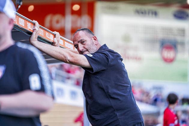 Deutschland: Fussball Saison 2026 2027 , 2. Bundesliga , 1. FC Heidenheim vs. VfL Osnabrück - Voith-Arena (Heidenheim) : Frank Schmidt (Trainer, 1. FC Heidenheim) Mimik, Gesichtsausdruck, Emotion Heidenheim Voith-Arena Deutschland Copyright: xBennetxLongx