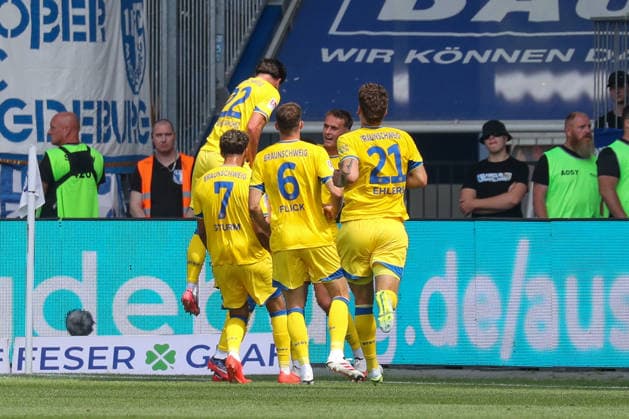 08.08.2026, xgox, Fussball - 2.Bundesliga 1.FC Magdeburg - Eintracht Braunschweig emspor, v.l. Jubel nach dem 0:1 durch Aaron Opoku (Braunschweig, 17) (DFL DFB REGULATIONS PROHIBIT ANY USE OF PHOTOGRAPHS as IMAGE SEQUENCES and or QUASI-VIDEO) Magdeburg