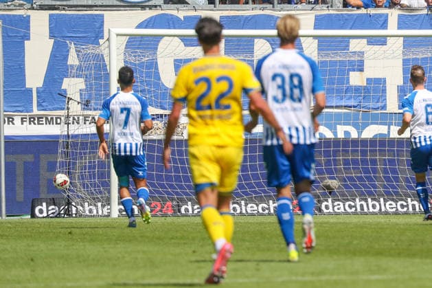 08.08.2026, xgox, Fussball - 2.Bundesliga 1.FC Magdeburg - Eintracht Braunschweig emspor, v.l. Tor zum 0:2 Jan Urbich (Braunschweig, 27) (DFL DFB REGULATIONS PROHIBIT ANY USE OF PHOTOGRAPHS as IMAGE SEQUENCES and or QUASI-VIDEO) Magdeburg