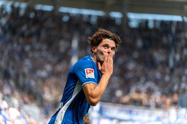 08.08.2026, xdaymx, Fussball 2.Bundesliga, Karlsruher SC - Arminia Bielefeld. Torjubel vom Torschützen Broschinski, Moritz (Karlsruhe) zum 1:0. (DFL DFB REGULATIONS PROHIBIT ANY USE OF PHOTOGRAPHS as IMAGE SEQUENCES and or QUASI-VIDEO) Karlsruhe