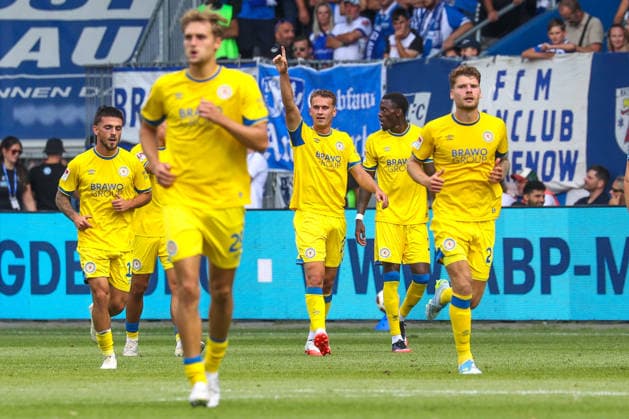 08.08.2026, xgox, Fussball - 2.Bundesliga 1.FC Magdeburg - Eintracht Braunschweig emspor, v.l. Jubel nach dem 0:3 durch Jan Urbich (Braunschweig, 27) (DFL DFB REGULATIONS PROHIBIT ANY USE OF PHOTOGRAPHS as IMAGE SEQUENCES and or QUASI-VIDEO) Magdeburg
