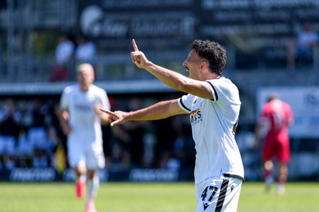 Torschütze Arianit Ferati (SVS, 47), Spieler vom SV Sandhausen (SVS), jubelt über das Tor zum 1:1, Jubel, jubeln, Torjubel, Torerfolg, celebrate the goal, goal, celebration, jubelt ueber das Tor, Freuen, Freude, freut sich, optimistisch, positiv, Spielszene, Highlight, Einzelbild, Einzelfoto, Aktion, Action, 08.08.2026, Sandhausen (Deutschland), Fussball, Regionalliga Südwest, SV Sandhausen - TSV Steinbach Haiger