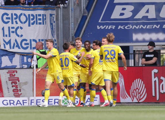 Torjubel Braunschweig Fussball, Herren, Saison 2026 2027 2.BL, Avnet Arena, 1.Spieltag, 1.FC Magdeburg gegen Eintracht Braunschweig DFL REGULATIONS PROHIBIT ANY USE OF PHOTOGRAPHS AS IMAGE SEQUENCES AND OR QUASI-VIDEO.