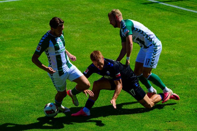 08.08.2026, GER, Freundschaftsspiel SV Werder Bremen vs Paderborn Fussball, Saison 2026 2027), 1.FBL Olivier Deman (Werder Bremen 02) Laurin Curda (SC Paderborn 07 17) Marco Gruell Grüll (Werder Bremen 17); Oythe Stadion am Oyther Berg Niedersachsen Deutschland Copyright: xnordphotoxGmbHx xKFOTOx