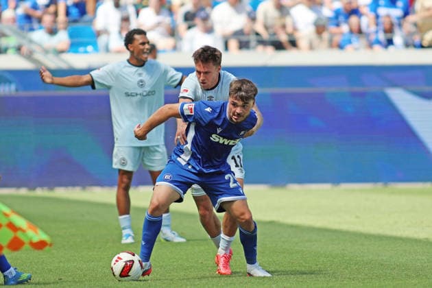 v. li. im Zweikampf, Lilian Egloff (SC Karlsruhe, 25),Joel Grodowski (Arminia Bielefeld, 11) GER, SC Karlsruhe - DSC Arminia Bielefeld Fussball 1.Spieltag Spielzeit 2026 2027 2.Bundesliga 08.08.2026 (DFL DFB REGULATIONS PROHIBIT ANY USE OF PHOTOGRAPHS as IMAGE SEQUENCES and or QUASI-VIDEO). GER SC Karlsruhe - DSC Arminia Bielefeld Fussball 1.Spieltag Spielzeit 2026 2027 08.08.2026 Copyright: xEibner-Pressefoto JoergxHirschx EP_JHH