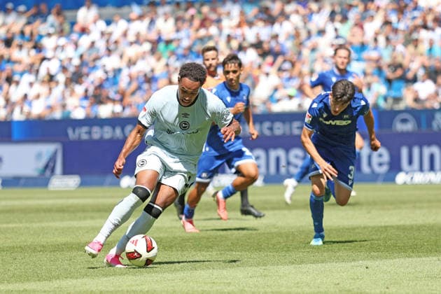 v.li.Monju Momuluh (Arminia Bielefeld, 14),Deniz Ofli (SC Karlsruhe , 3) GER, SC Karlsruhe - DSC Arminia Bielefeld Fussball 1.Spieltag Spielzeit 2026 2027 2.Bundesliga 08.08.2026 (DFL DFB REGULATIONS PROHIBIT ANY USE OF PHOTOGRAPHS as IMAGE SEQUENCES and or QUASI-VIDEO). GER SC Karlsruhe - DSC Arminia Bielefeld Fussball 1.Spieltag Spielzeit 2026 2027 08.08.2026 Copyright: xEibner-Pressefoto JoergxHirschx EP_JHH