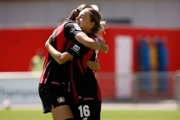 Fußball I Frauen I Testspiel I Bayer 04 Leverkusen - Feyenoord Rotterdam I 08.08.2026 Sofie Zdebel (16, Bayer 04 Leverkusen) Valentina Mädl (17, Bayer 04 Leverkusen) Leverkusen Ulrich-Haberland-Stadion Niedersachsen Deutschland Copyright: xLobeca CedricxSiefkerx