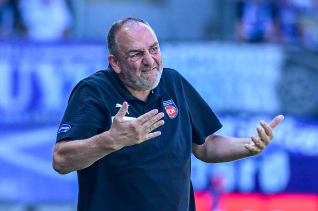 08.08.2026, xemx, Fussball 2.Bundesliga, 1.FC Heidenheim - VfL Osnabrück v.l. Cheftrainer Frank Schmidt (1.FC Heidenheim) gibt Anweisungen, gestikuliert mit den Armen, gesticulate, gives instructions (DFL DFB REGULATIONS PROHIBIT ANY USE OF PHOTOGRAPHS as IMAGE SEQUENCES and or QUASI-VIDEO) Heidenheim