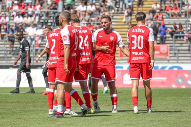 Torjubel um Michel Stoecker (Stöcker) (SI) nach seinem Tor zum 1:1 Fussball Regionalliga West, 2. Spieltag, Sportfreunde Siegen - VfB 03 Hilden, am 08.08.2026 in Siegen Deutschland.