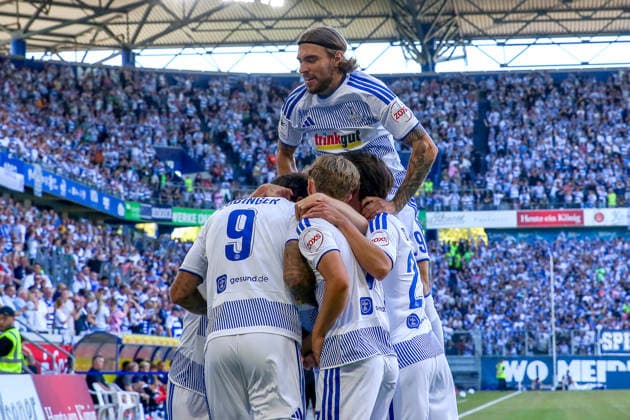 2026.08.08, xkwix, Fußball, 3. Liga, MSV Duisburg - SV Meppen, Schauinsland-Reisen-Arena, 1.Spieltag, Saison 2026 2027: Torjubel der Mannschaft nach Tor zum 1:0 durch Lex Tyger Lobinger (MSV Duisburg 9) DFB regulations prohibit any use of photographs as image sequences and or quasi-video. Photo: xKamilxWilkowskixPressefotoKochx Nordrhein-Westfalen Deutschland