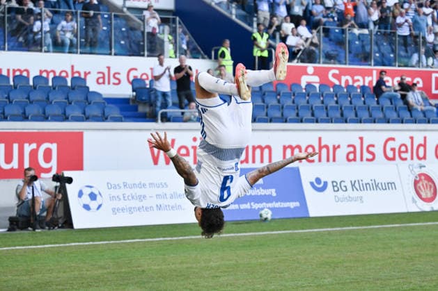 Saltojubel von Lex Tyger Lobinger (MSV Duisburg) 0:1 08.08.2026, Fussball, 3. Liga, Saison 2026 27, 1. Spieltag, MSV Duisburg - SV Meppen DFB regulations prohibit any use of photographs as image sequences and or quasi-video Duisburg Schauinsland Reisen Arena Nordrhein Westfalen Deutschland