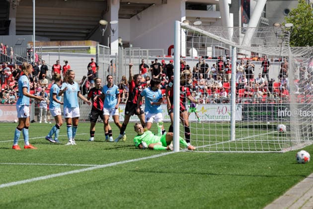 08.08.2026, xgrfx, Fussball Testspiel Frauen, Bayer Leverkusen - Feyenoord Rotterdam v.l. Tor, Cornelia Kramer zum 3:0 (Bayer Leverkusen) (DFL DFB REGULATIONS PROHIBIT ANY USE OF PHOTOGRAPHS as IMAGE SEQUENCES and or QUASI-VIDEO) Leverkusen