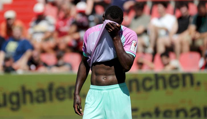 07.08.2026, 3. Liga, FC Ingolstadt 04 - FC Wuerzburger Kickers v.li.: Tarsis Bonga (FC Wuerzburger Kickers) enttaeuscht schauend, Enttaeuschung, disappointed, Einzelbild Ingolstadt Audi-Sportpark Bayern Deutschland