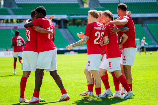 Die Mannschaft von TSV Havelse 1912 jubelt ueber das Tor zum 2:1 durch Jesse Tugbenyo (TSV Havelse 1912, 33) GER, TSV Havelse 1912 vs. VfB Stuttgart II, Fussball, 3. Liga, 1. Spieltag, Spielzeit 2026 2027, 08.08.2026 DFL Regulations prohibit any use of photographers as image sequences and or quasi-video. GER, TSV Havelse 1912 vs. VfB Stuttgart II, Fussball, 3. Liga, 1. Spieltag, Spielzeit 2026 2027, 08.08.2026 Hannover Copyright: xEibner-Pressefoto JanxRollingerx EP_JSK